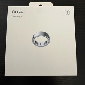 Oura Ring 4 in Elegant Silver